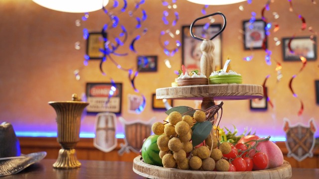 KnightA『Mid-Knight Party』 Amazon.com: 22 Pcs Medieval Party Decorations Knight Birthday